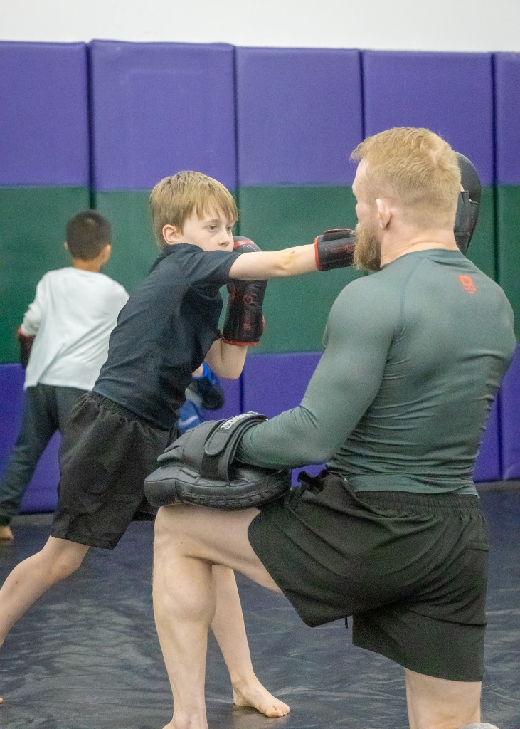 Kickboxing striking class at Memento Mori MMA
